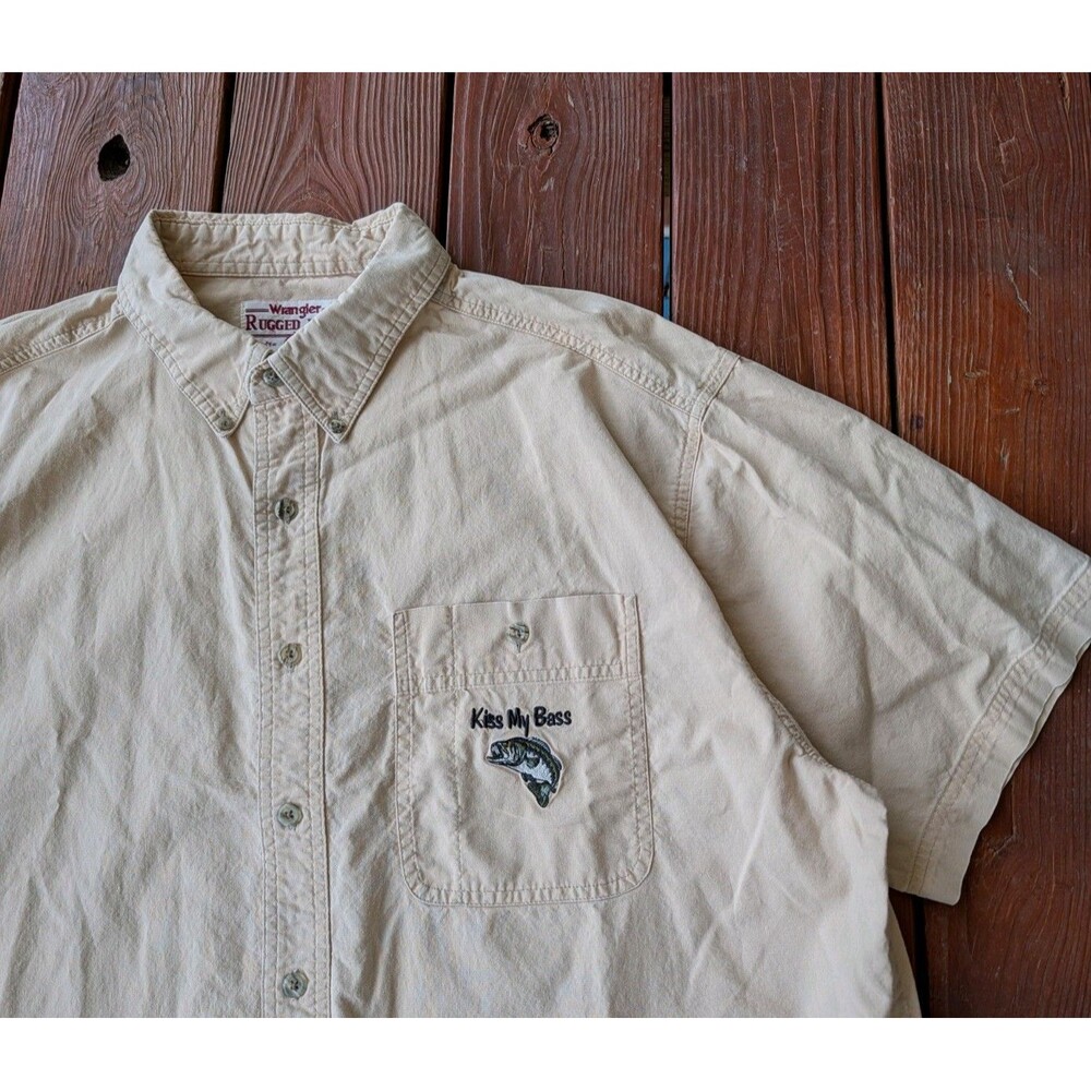 VTG Wrangler Rugged Wear Shirt Mens XXL Kiss My Bass Short Sleeve Fishing Cotton
